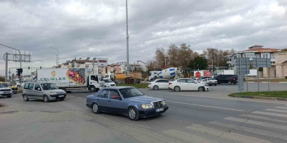 Antalya’da 4 araçlı zincirleme kaza: 1 yaralı