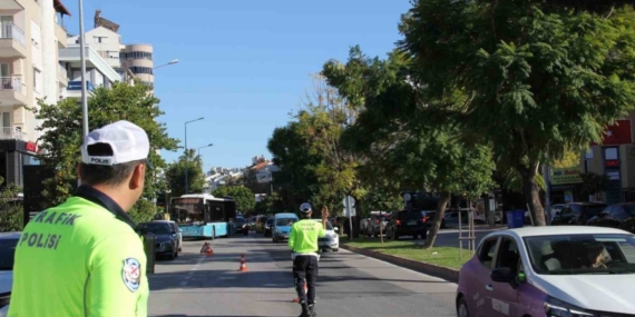 Antalya’da son 1 haftada 11 bin 553 araç ve sürücüne ceza kesildi