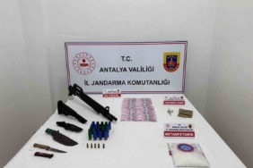 Antalya’da uyuşturucu operasyonu: 3 şüpheli gözaltında