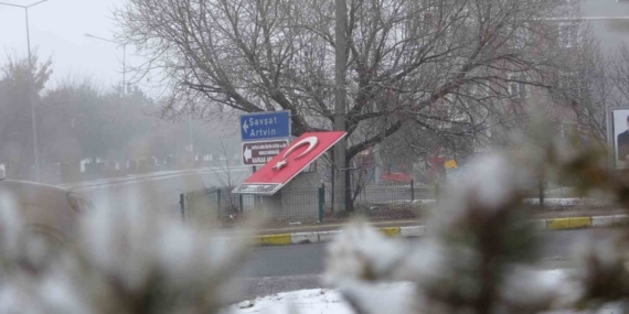 Ardahan eksi 15 dereceyle buz kesti