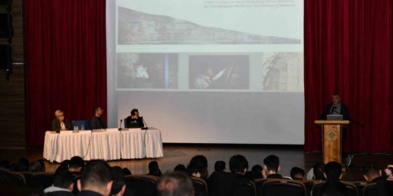 Ardahan’da, ‘Doğu Anadolu’da arkeolojik kazılar, kronolojik süreçler ve kültür politikaları’ paneli