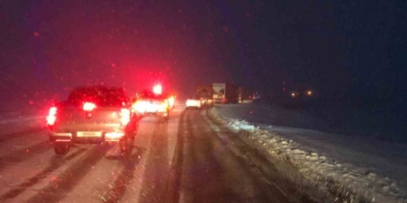 Ardahan’da kar ve yoğun tipi ulaşımda aksamalara neden oldu