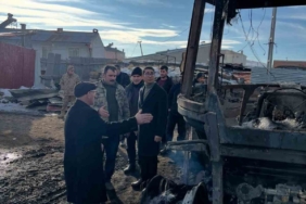 Ardahan’da korkutan yangın: Traktör, ot balyaları ve 10 ton tahıl küle döndü