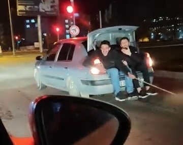 Arızalanan TOFAŞ’ı iple çektiler