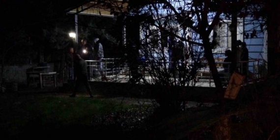 Arkadaşların silahla oyunu kanlı bitti: 1 yaralı