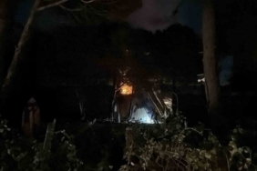 Arnavutköy Terkos’ta boşaltılan bungalov evler alev alev yandı