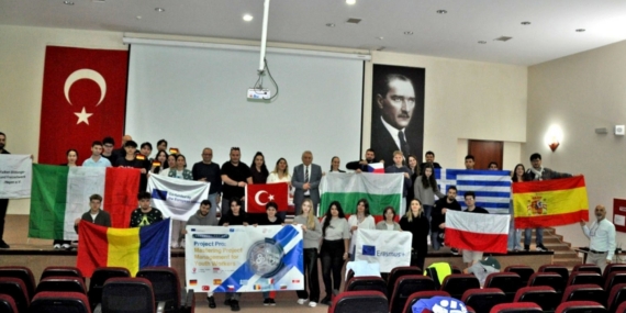 Avrupa’nın 9 ülkesinden gençler Çeşme’de buluştu