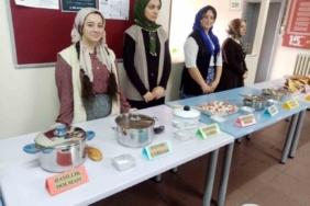 Aydıntepe’de öğrenciler Bayburt’un yöresel lezzetlerini tanıttı