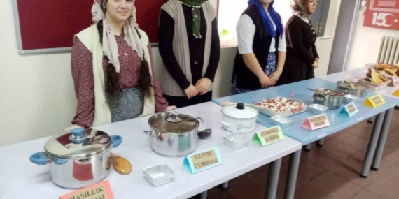 Aydıntepe’de öğrenciler Bayburt’un yöresel lezzetlerini tanıttı