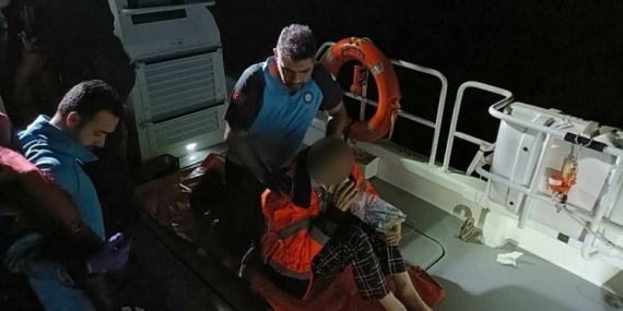 Ayvacık açıklarında ticari gemide yarlanan şahısın tıbbi tahliyesi yapıldı
