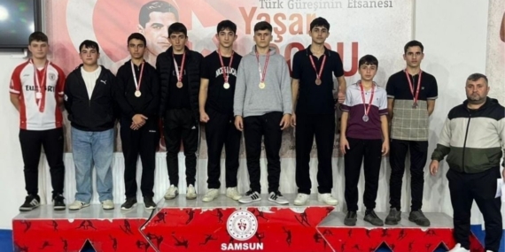 Ayvacık’ta güreş kursu meyvelerini veriyor