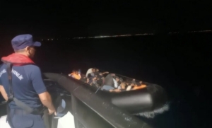 Ayvalık’ta 23 göçmen sahil güvenlik ekiplerinden kaçamadı
