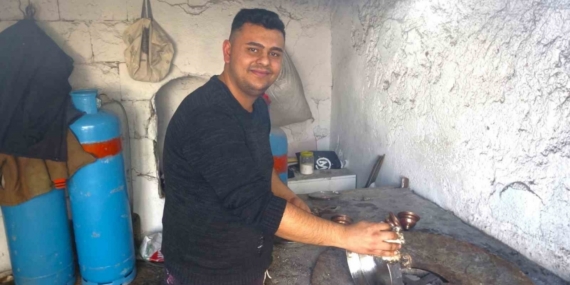 Baba-oğul kalaycılık mesleğini yaşatmaya çalışıyor