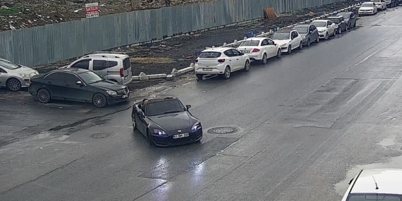 Bahçelievler’de trafik saatinde drift dehşeti kamerada