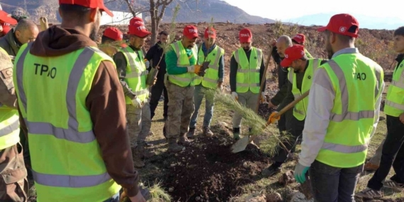 Bakan Bayraktar: "Enerjide tam bağımsız, doğasıyla yeşil bir Türkiye için çalışıyoruz"