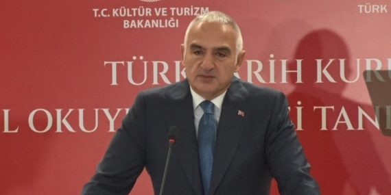 Bakan Ersoy: "Genel Okuyucu Dizisi’ ile başlatılan 100 kitaplık proje, özellikle gençlerin ‘tarih sıkıcı ve anlaşılmazdır’ algısını kıracak"