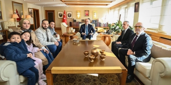 Bakan Ersoy: "Rajab’ın ailesiyle Bakanlığımızda bir araya gelerek, ardından birlikte Cumhurbaşkanımız Erdoğan’ı ziyaret ettik"