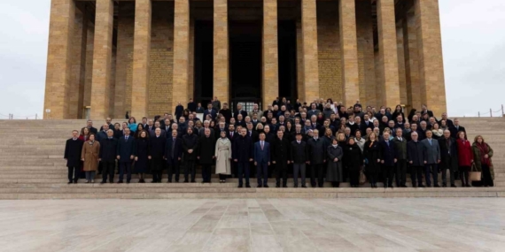 Bakan Fidan, büyükelçilerle Anıtkabir’i ziyaret etti