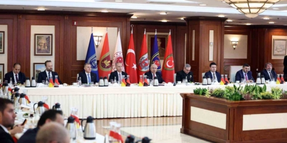 Bakan Güler: "PKK’yı tam bitirdiğimiz anda terör örgütü de ’Terörsüz Türkiye’ sürecine uyacağını açıkladı"