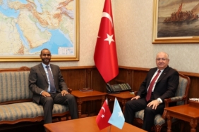 Bakan Güler, Somali Limanlar ve Deniz Ulaştırma Bakanı Abdülkadir Muhammed Nur ile bir araya geldi