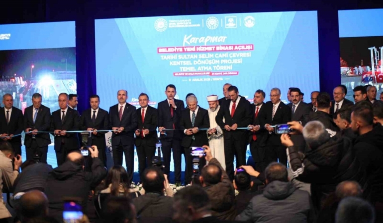 Bakan Kurum: "350 bin yuvamızın anahtarlarını teslim ettik, 453 bin konutumuzu da yıl sonuna kadar tamamlayacağız"