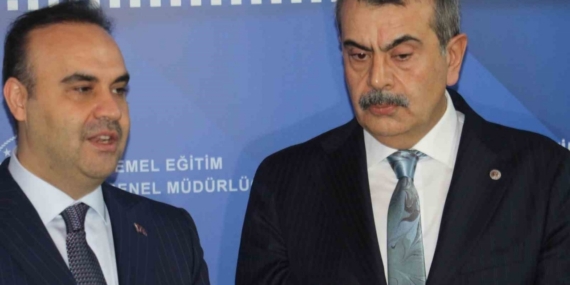 Bakan Tekin: "Ülkesinde yapılanlarla gurur duyan bir nesil yetiştirmek istiyoruz"