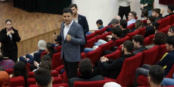 Bakan Yardımcısı Boyraz, UFest Çanakkale’de gençlerle buluştu