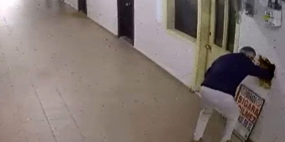 Bakırköy’de akıl almaz 40 bin dolarlık saat hırsızlığı kamerada