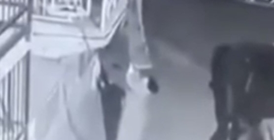 Balkondaki halıyı çaldı