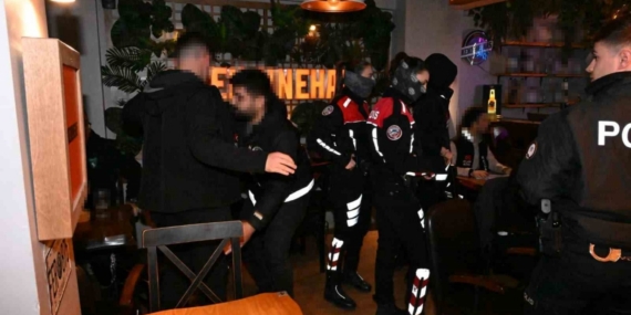 Barlar sokağı abluka altında: 428 kişi sorgulandı