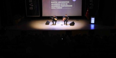 BARÜ’de "Akademik Giysi ve Akademik Performans Ödül Töreni" gerçekleştirildi