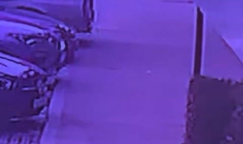 Başakşehir’de kaldırımda yürüyen yayalara otomobil çarptı