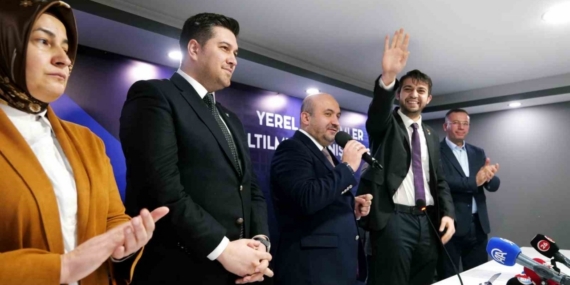 Başkan Albayrak: "EBB kendi uhdesinde olan tarife belirleme yetkisini dahi alt belediyelere devrederek sorumluluktan kaçmaktadır"