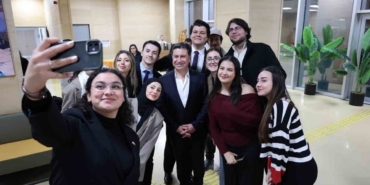 Başkan Aras: "Gençlerden gelen her fikri desteklemeye hazırız"