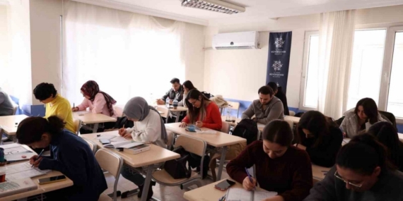 Başkan Çerçioğlu, memur adaylarının yanında