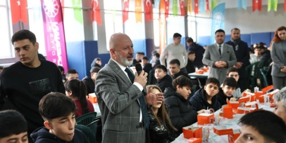 Başkan Çolakbayrakdar: "Meslek sahibi olmak, güçlü bir geleceğin anahtarıdır"