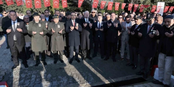 Başkan Pehlivan: "Menemen, Şehit Kubilay ve silah arkadaşlarını bağrına bastı"