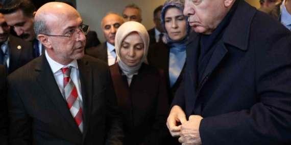 Başkan Pekyatırmacı, Türklerin Mirası Projesinin ilk 4 cildini Cumhurbaşkanı Erdoğan’a takdim etti