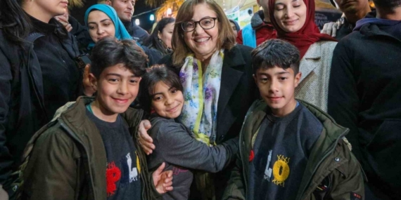 Başkan Şahin, şehir yaşamına katkı sunan büyükşehir belediye başkanları arasında birinci oldu