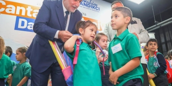 Başkan Sandıkçı: "Eğitim yolculuğunun her aşamasında öğrencilerimizin ve ailelerimizin yanındayız"