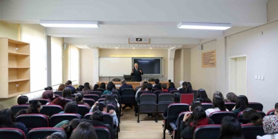 Başkan Yalçın gençlerle buluştu