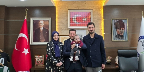 Başkanı Tatık makamında SMA hastası Kerem bebeği ağırladı