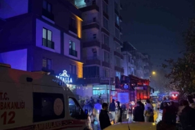 Batman’da cinnet getiren şahıs, evinin eşyalarını sokağa fırlattı