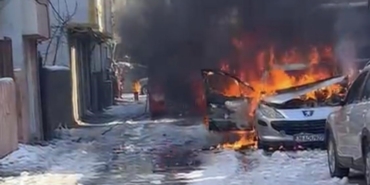 Batman’da soğuk havada çalışmayan araç alev aldı