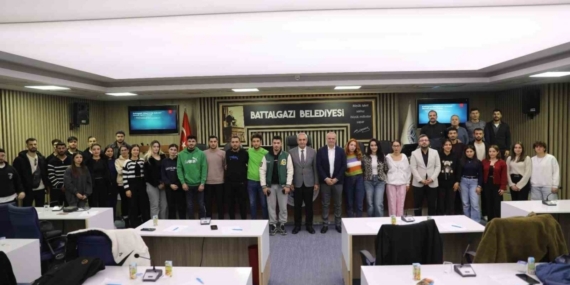 Battalgazi’de gençlik çalışmaları öğrencilerle istişare edildi