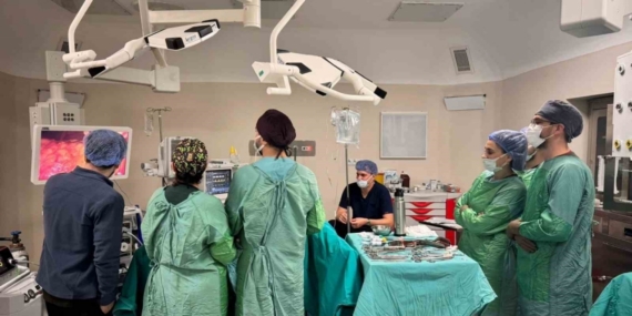 Bayburt Devlet Hastanesi’nde ilk kez izsiz cerrahi yöntemi uygulandı