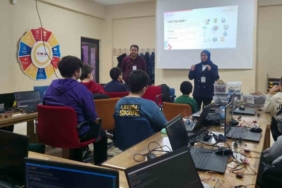 Bayburt’ta öğrencilere yapay zekanın işleyişi anlatılarak eğitim verildi