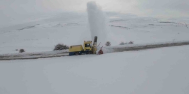 Bayburt’un köy yollarında karla mücadeleye başlandı