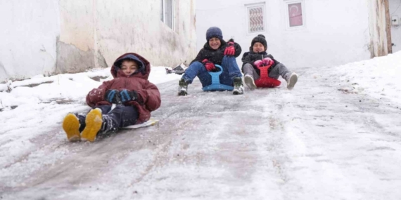 Bayburt’un süper abileri: Dik yokuş pist oldu, kardeş sevgisi soğuğu unutturdu