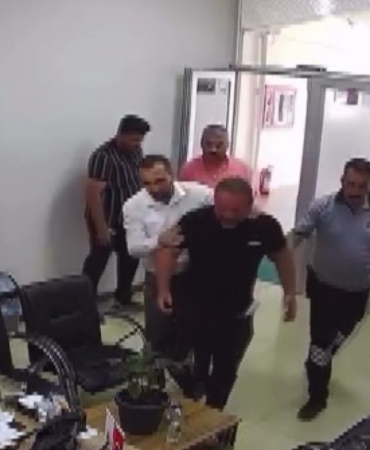 Belediye önünde kendisini ateşe vermişti: Olayın kamera görüntüleri ortaya çıktı